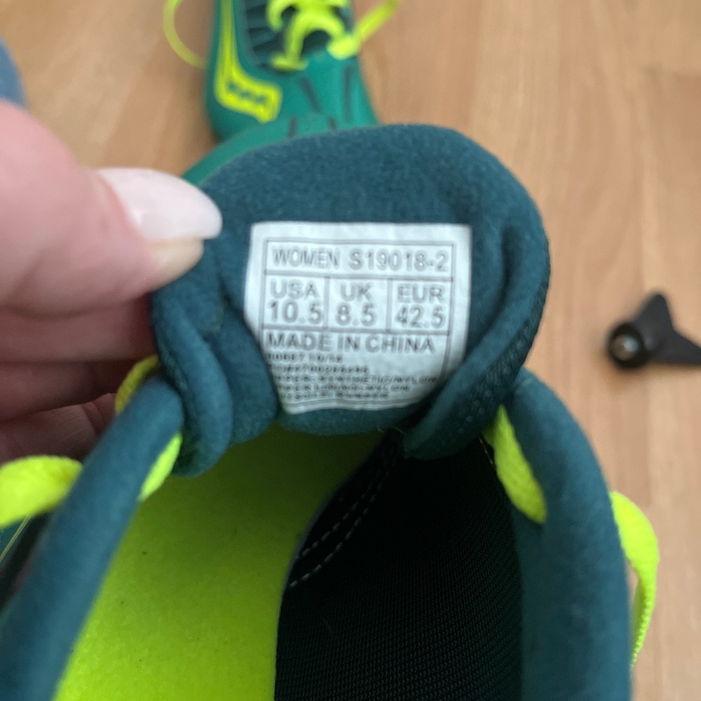 Track cleats - Picture 3 of 4